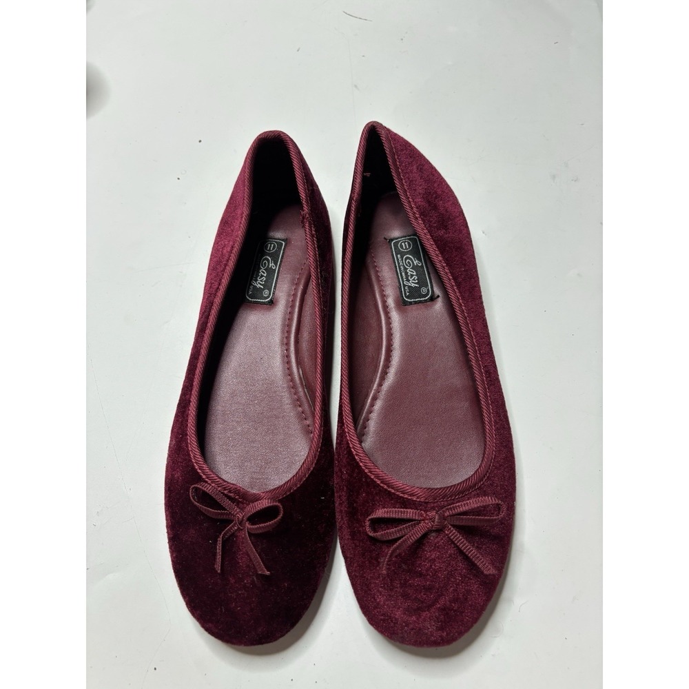 Easy USA Women's 11 burgundy velvet ballet flats Dainty bow Detail Preppy Girly